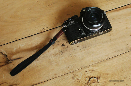 Black leather handmade camera wrist strap band coffee | Windmup.com - windmup