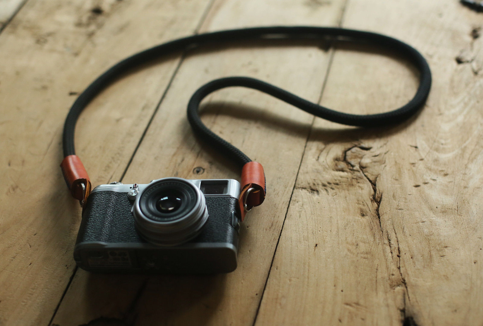 10mm climbing rope camera strap detail