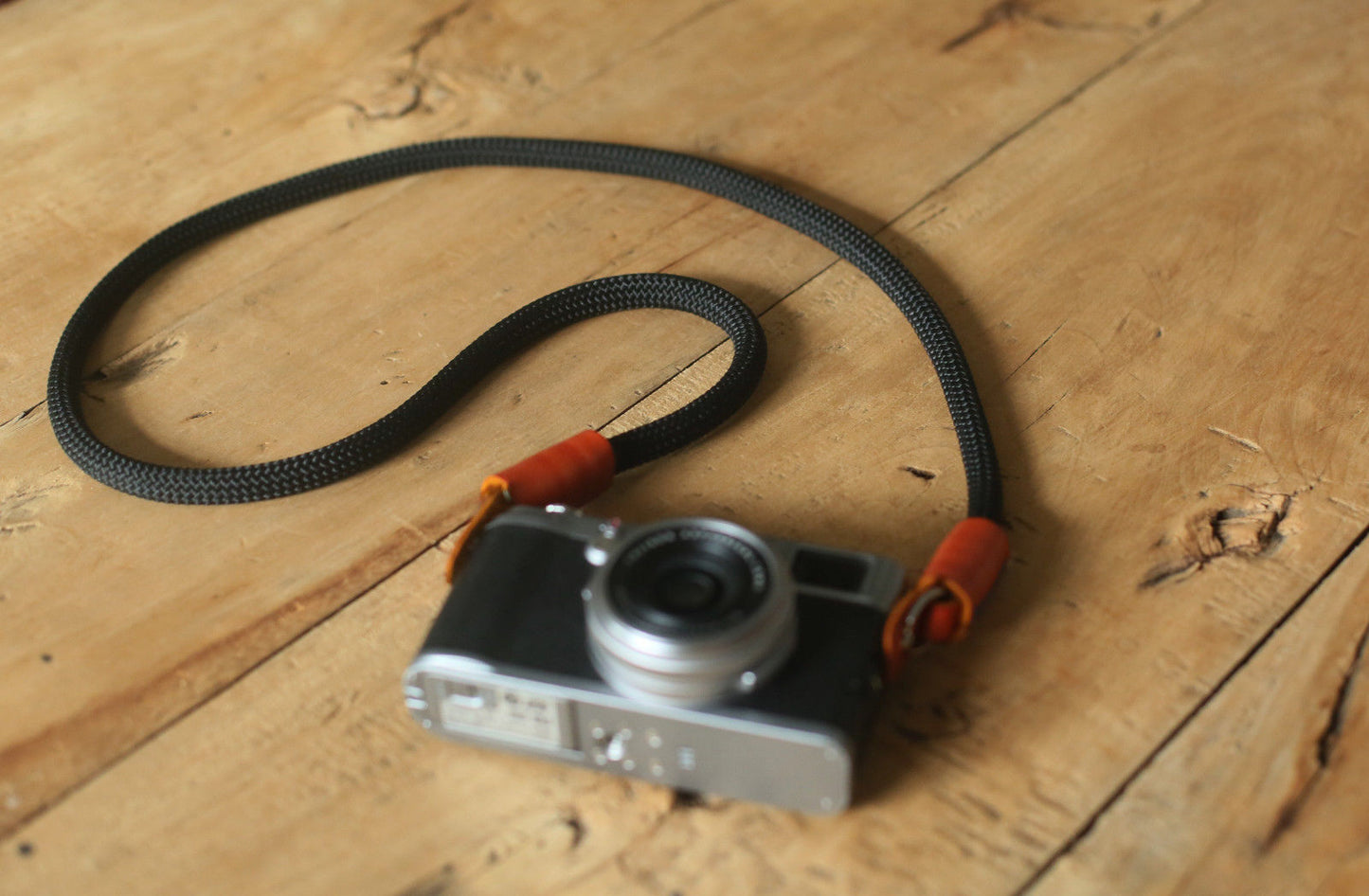 Windmup camera strap with matte black finish
