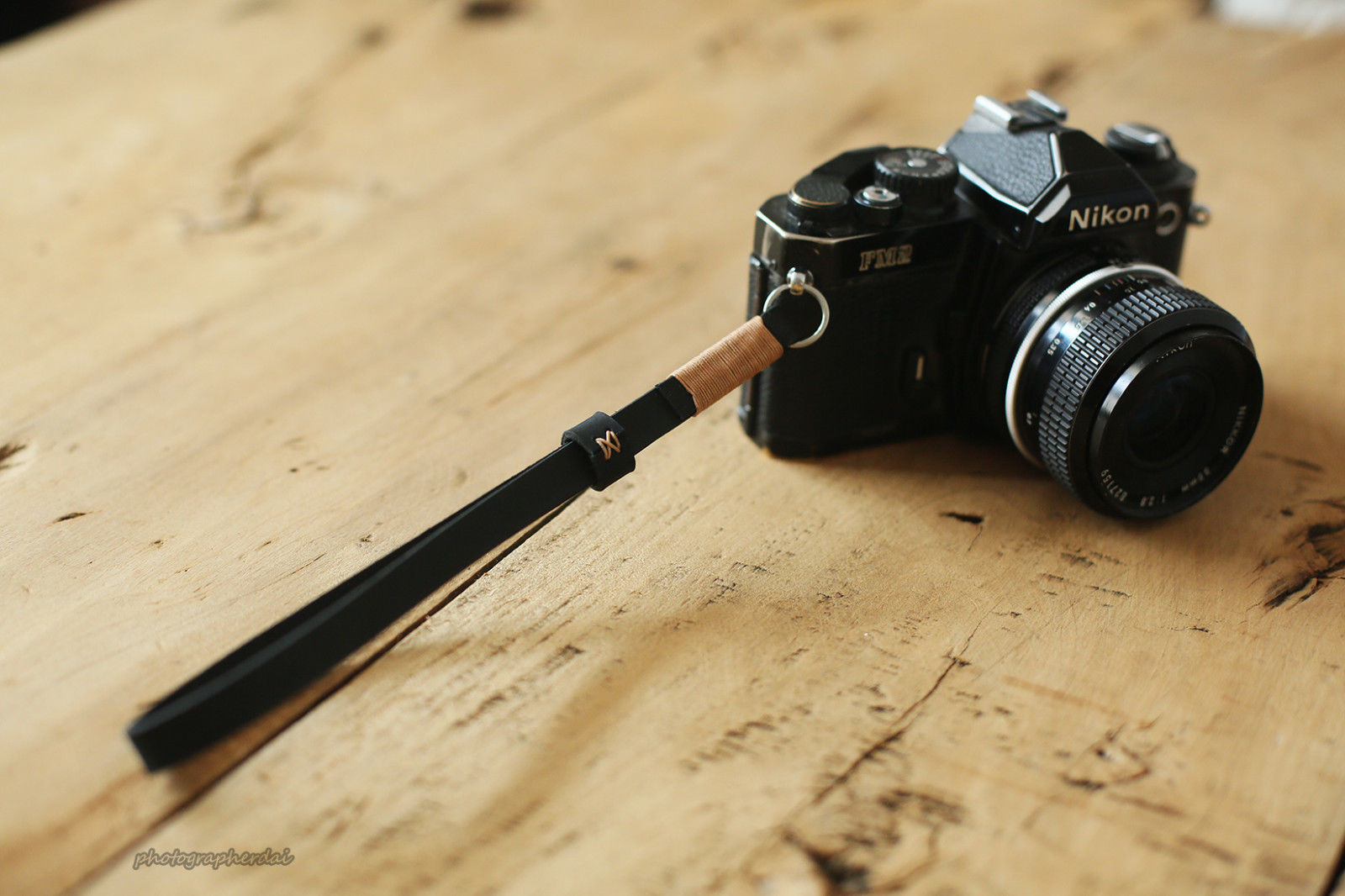 Black leather handmade camera wrist strap band khaki | windmup.com - windmup
