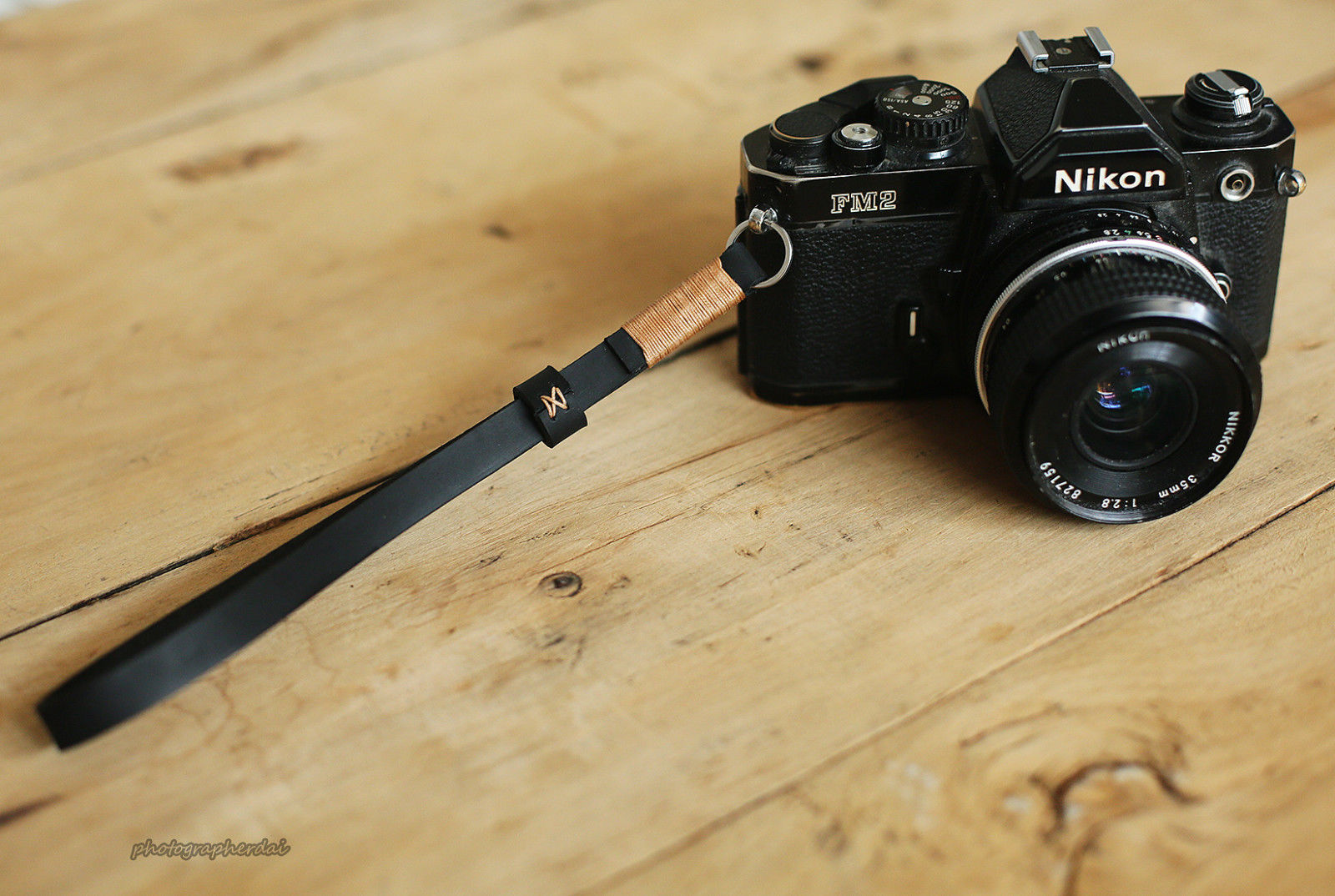 Black leather handmade camera wrist strap band khaki | windmup.com - windmup
