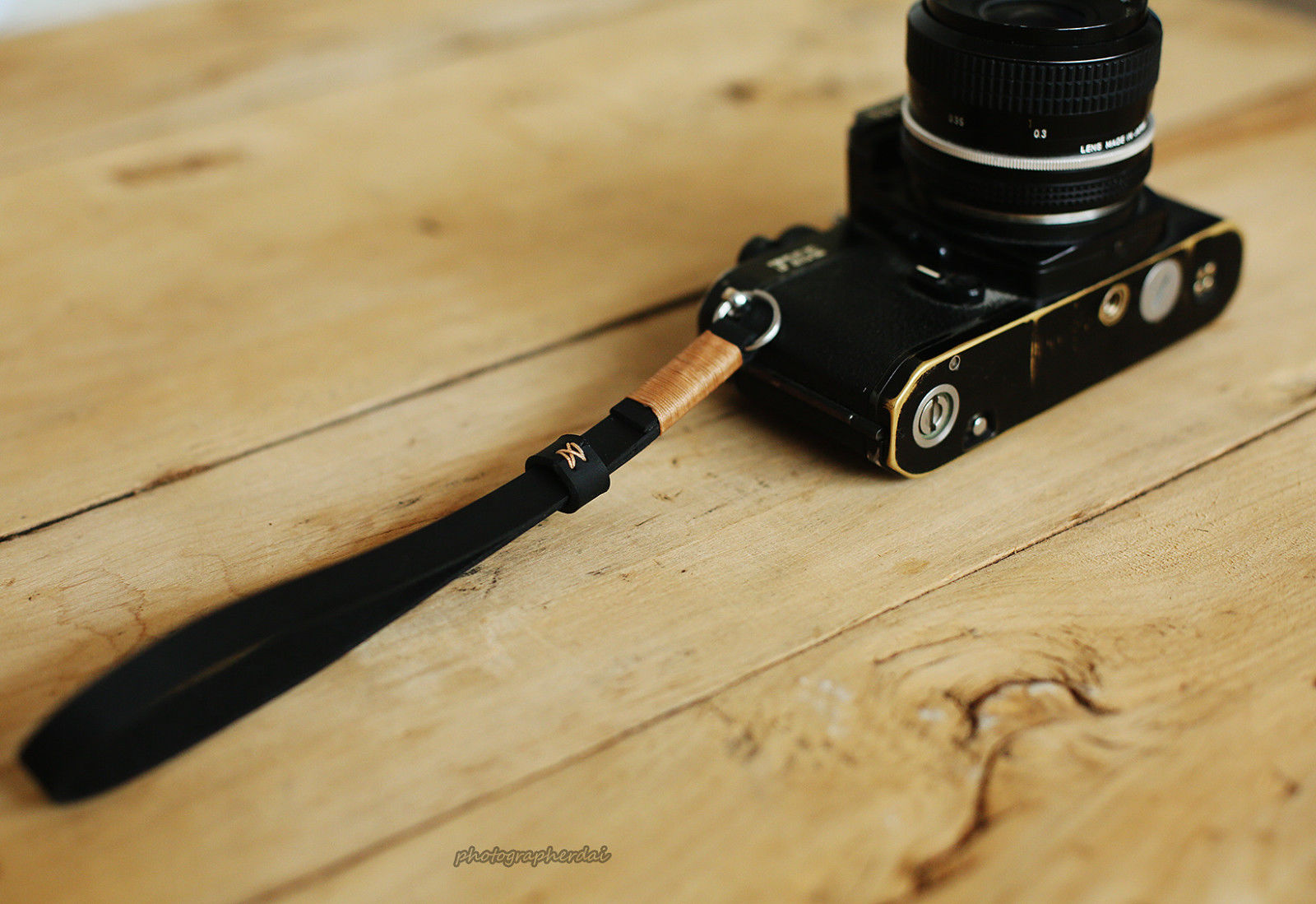 Black leather handmade camera wrist strap band khaki | windmup.com - windmup