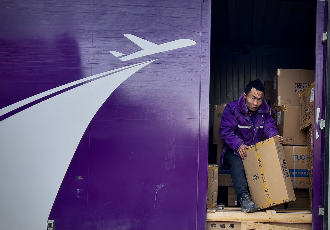 iPhone Street Photography 365 — Day 4. A moment between stops.