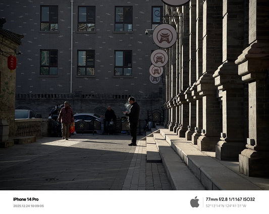 iPhone Street Photography 365 — Day 3. Letting the street lead