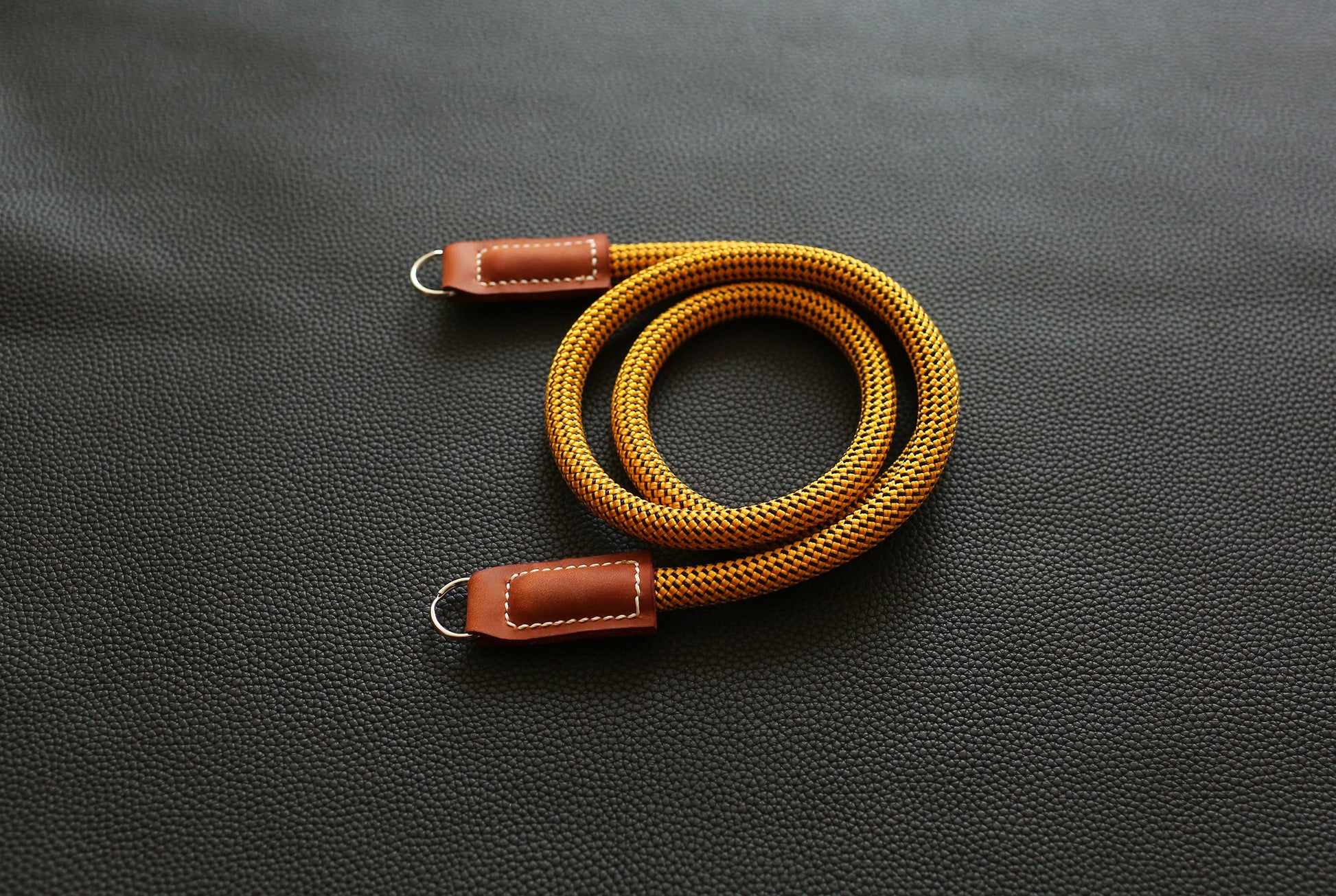 10mm thickness Gold mountaineering rope camera strap with supple texture