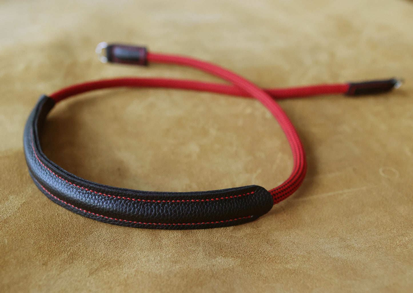 Black & Red Rope Camera Strap with Leather Shoulder Pad – Windmup