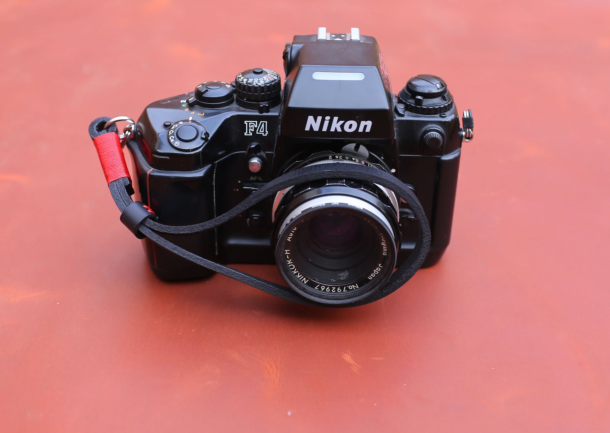 Customizable leather camera wrist strap, 20cm to 26cm length options