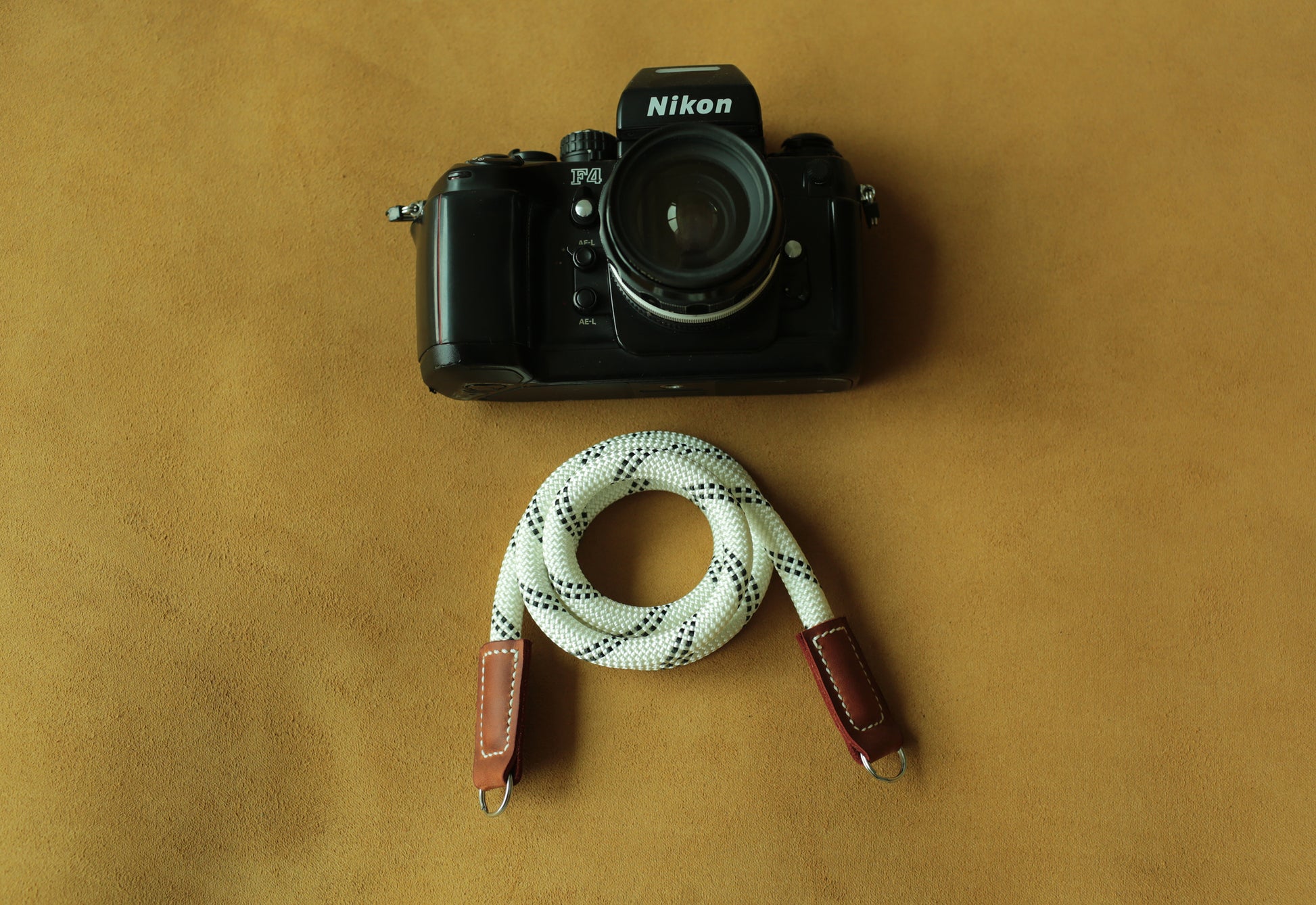 Durable white climbing rope camera gear for street photography