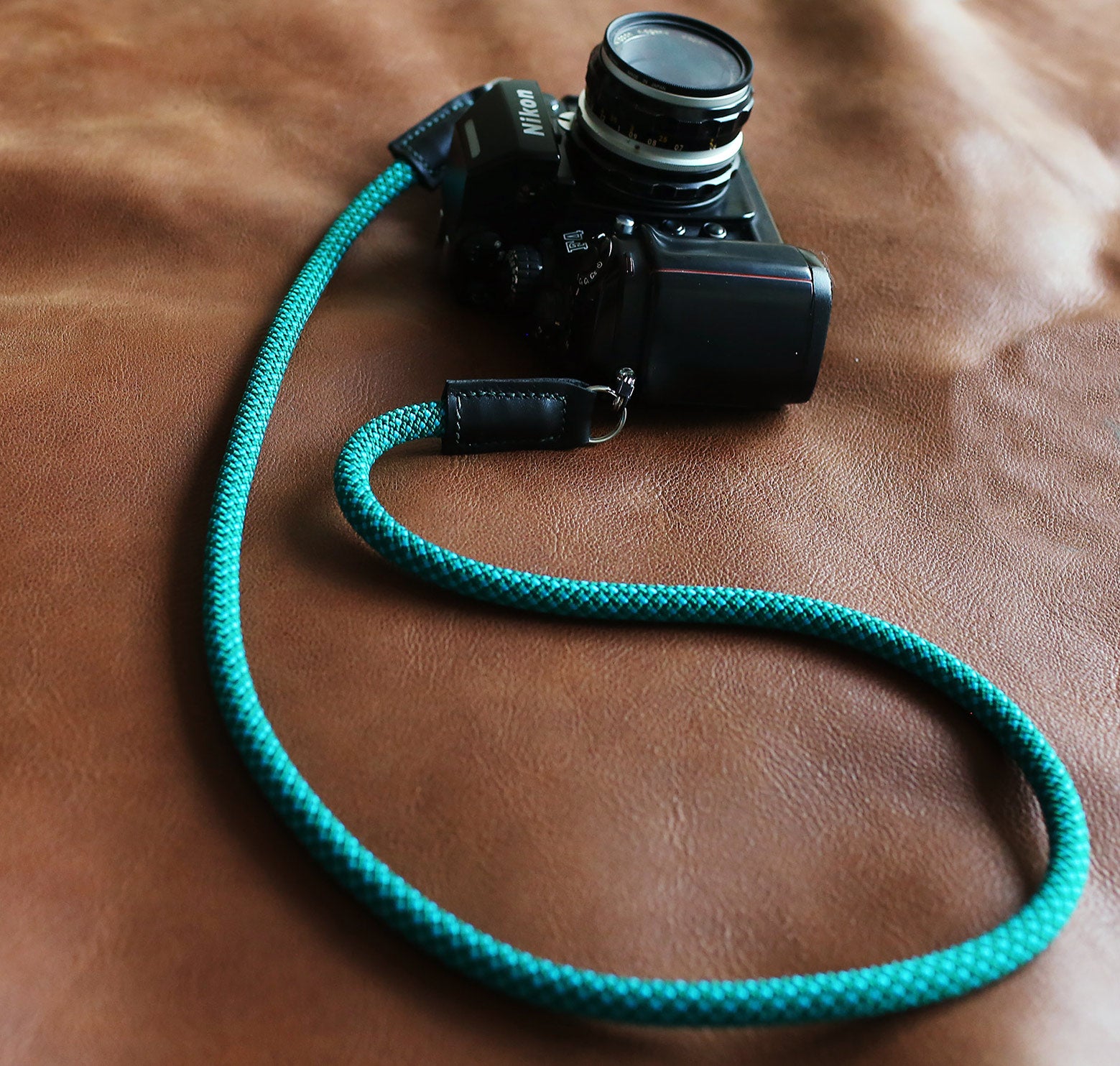 Side view showing rope thickness, flexibility, and texture