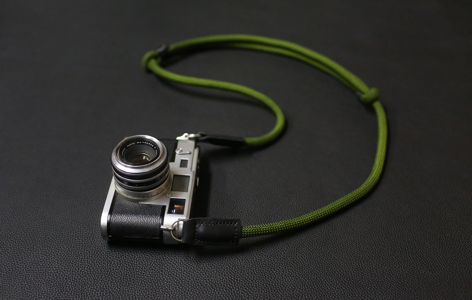 Close-up of adjustable knot on Windmup strap