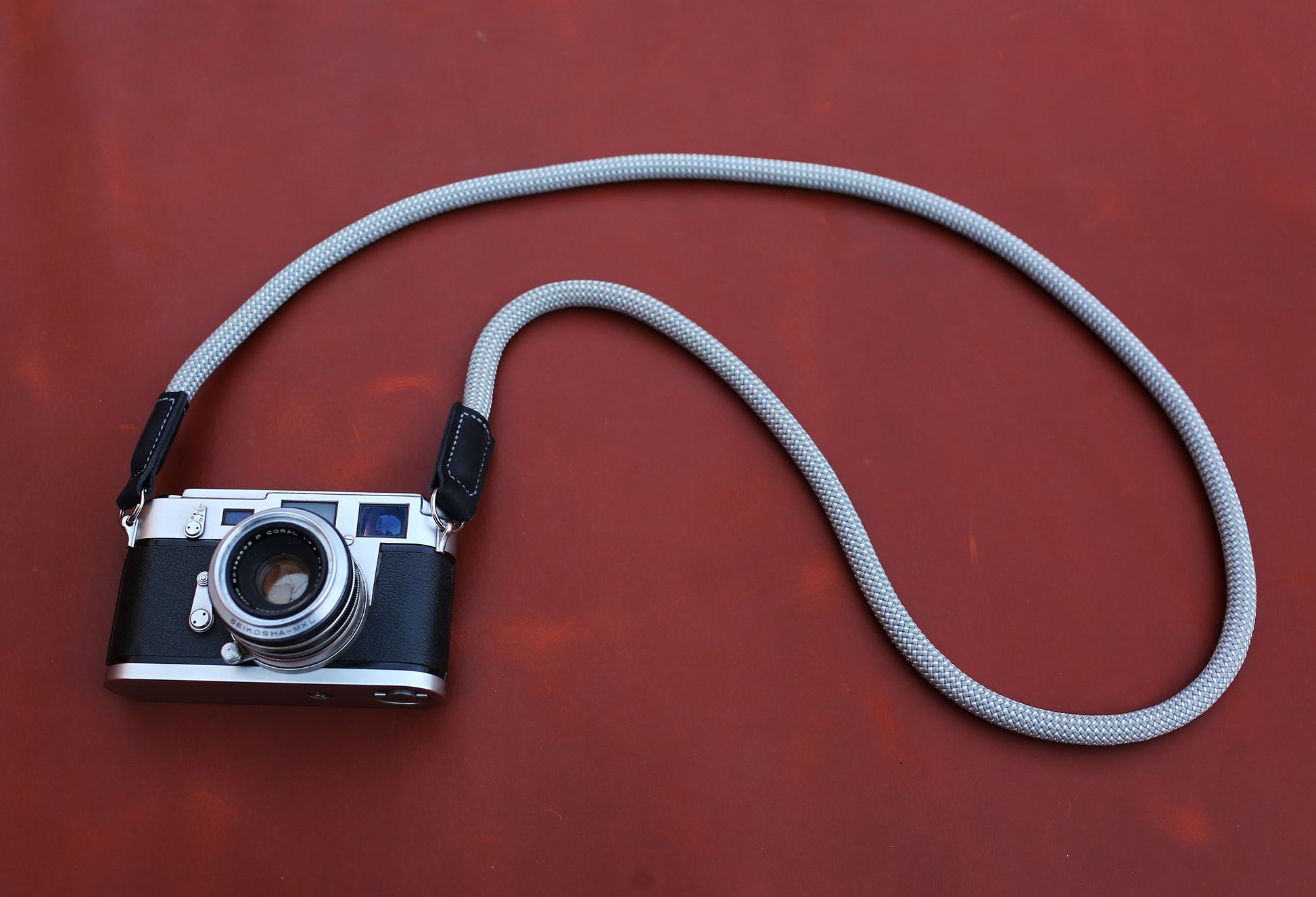 Discreet Ash grey rope strap designed for urban street photography