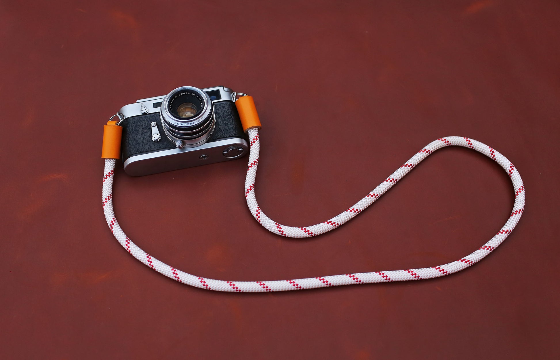 Sturdy 10mm climbing rope camera strap designed by Windmup