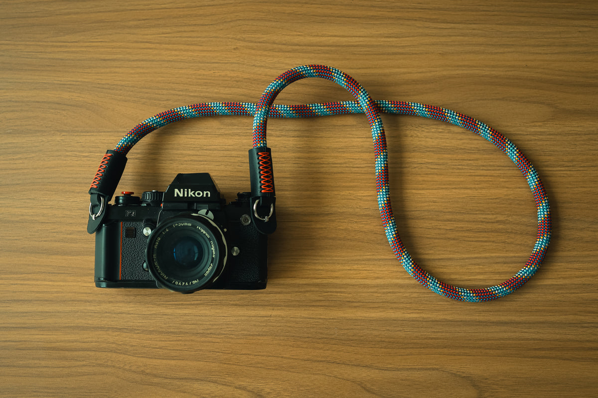 Windmup Trail Companion red patterned climbing rope camera strap