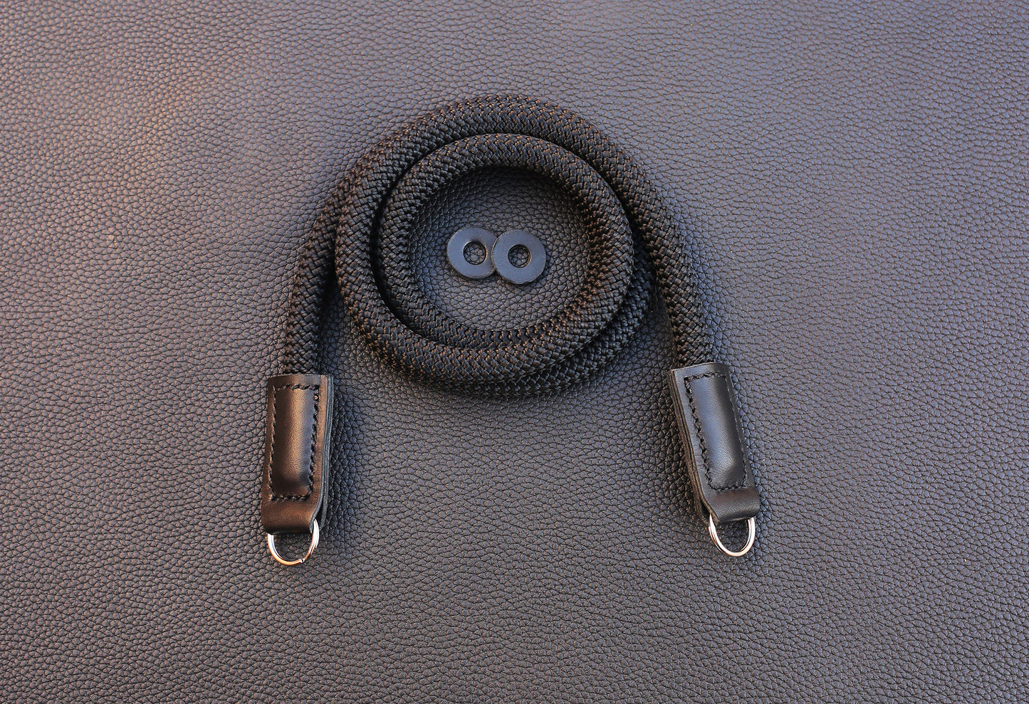 windmup black rope strap