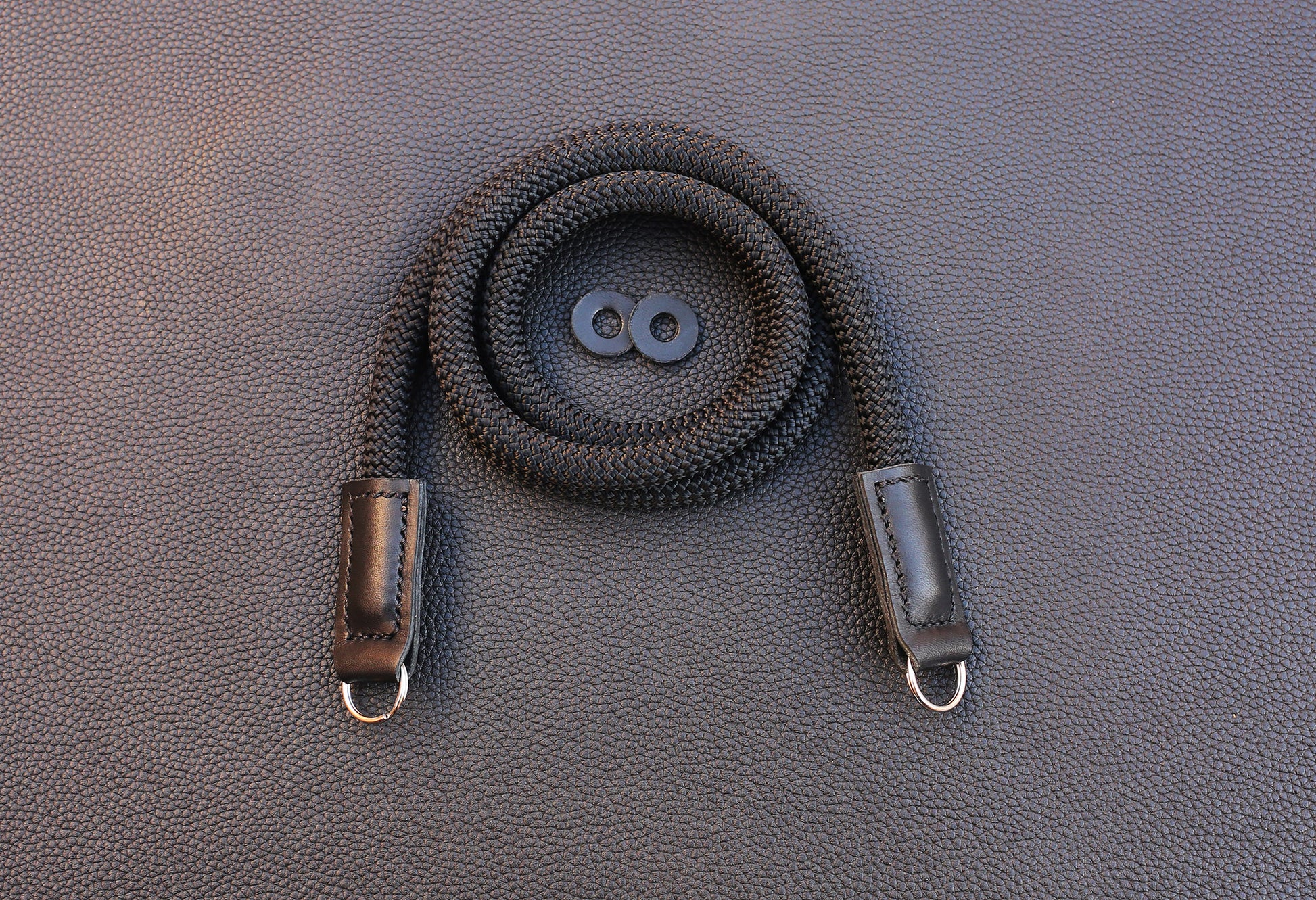 windmup black rope strap