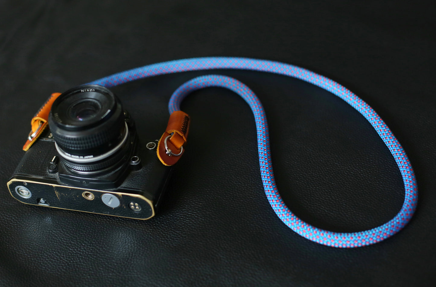 10mm climbing rope camera strap detail