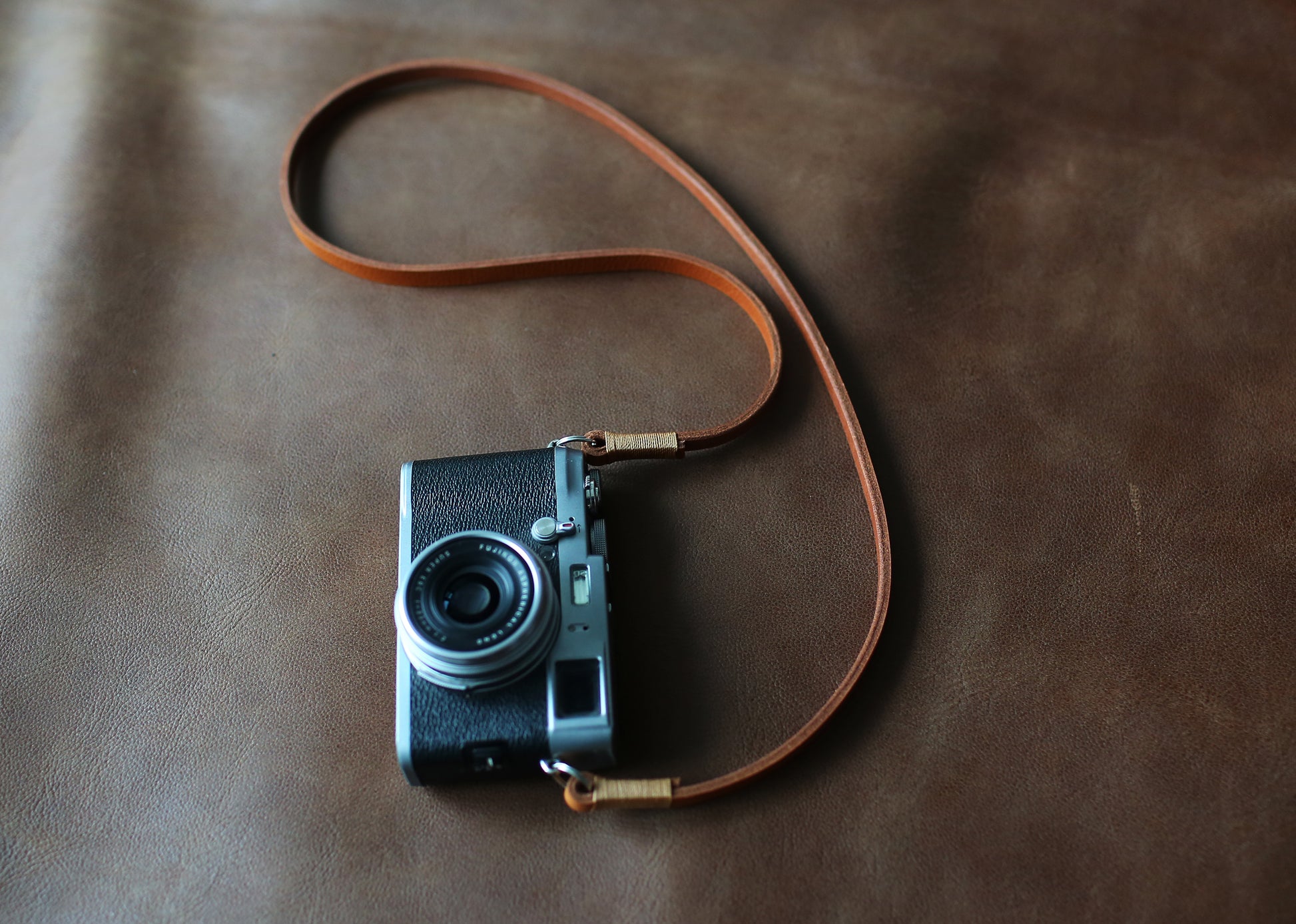 Full-grain buffalo leather camera strap in classic brown, for Leica and Fujifilm