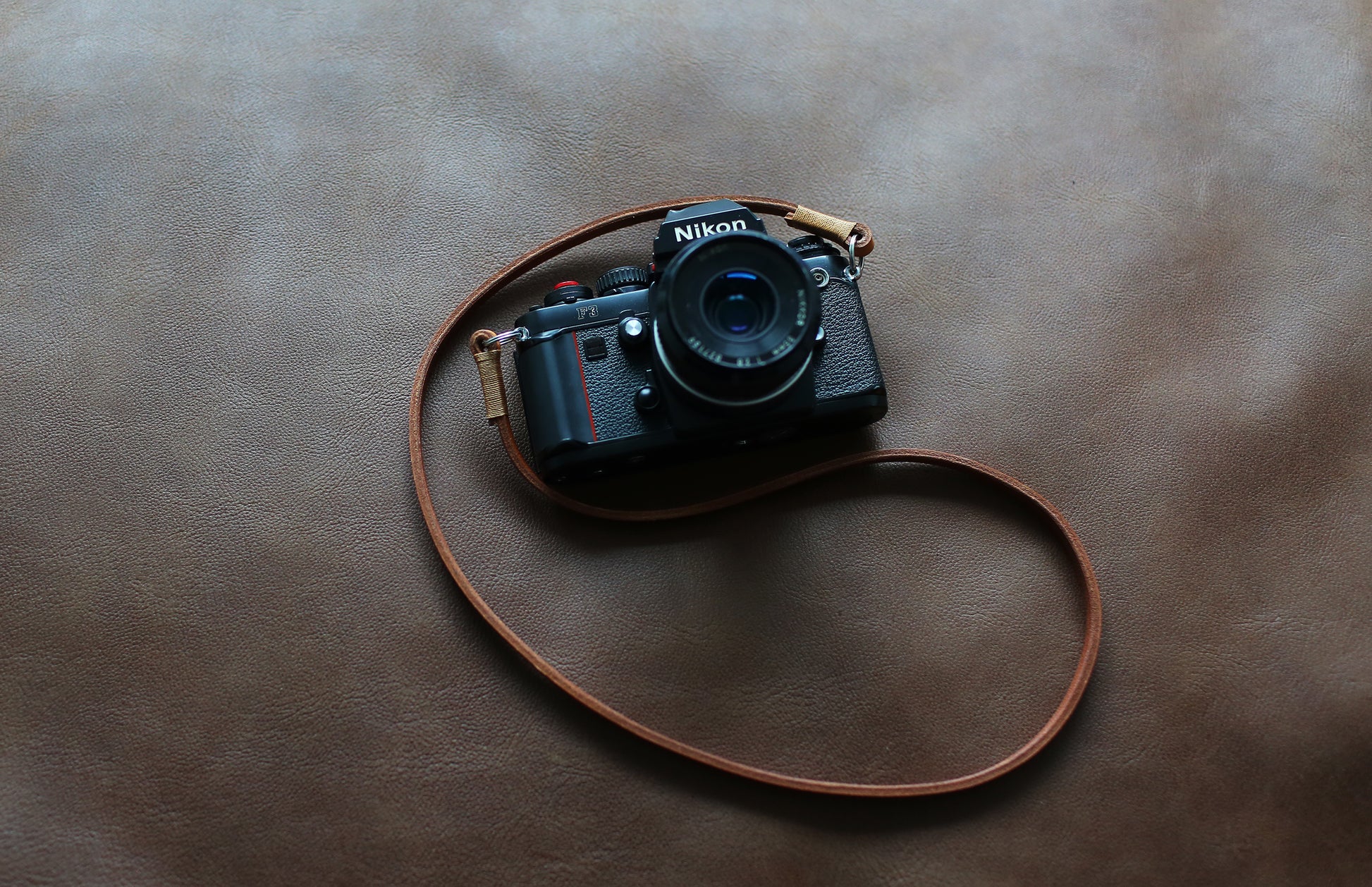 Windmup handmade brown leather camera strap with timeless design