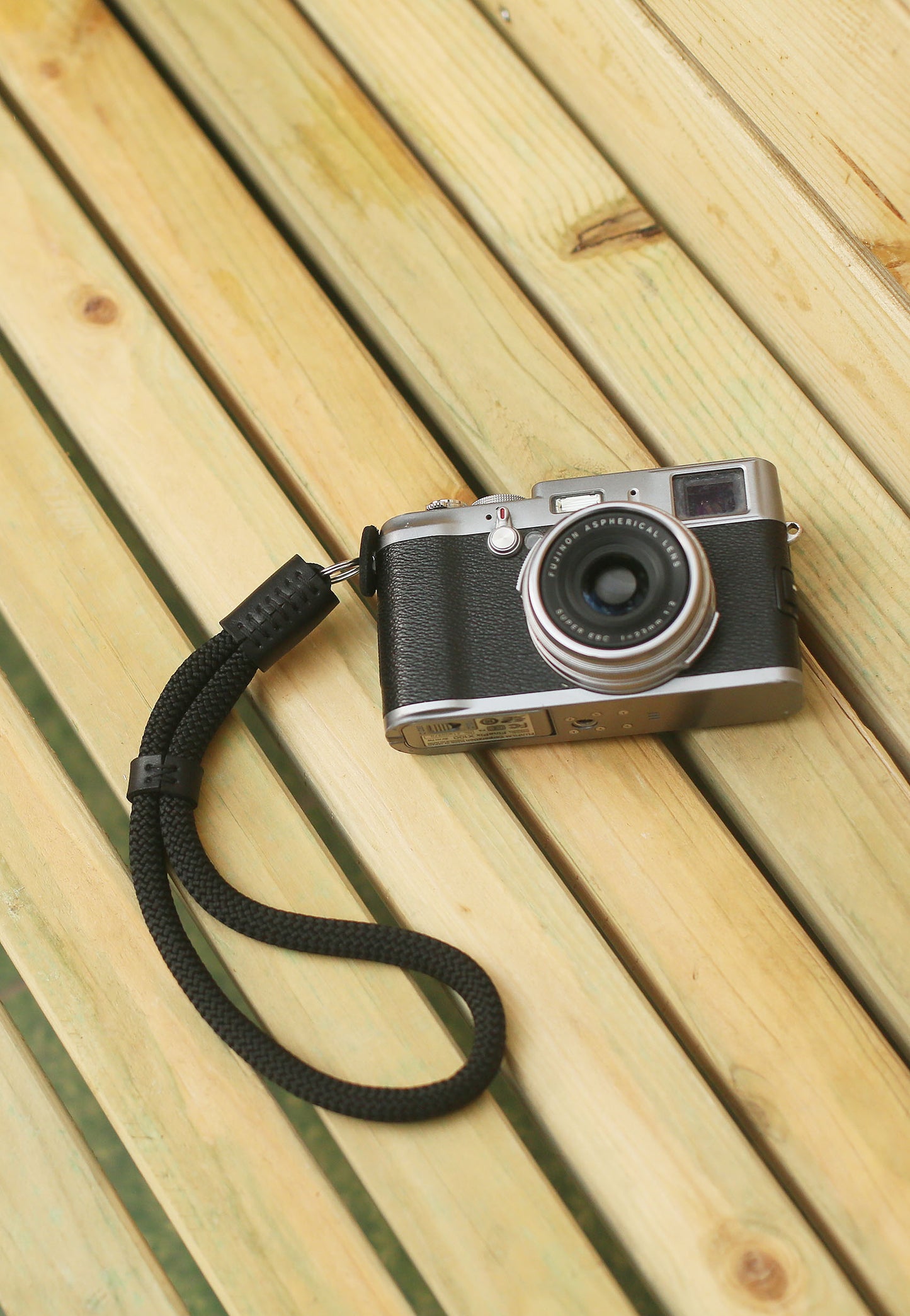 All black rope camera wristband | windmup - windmup