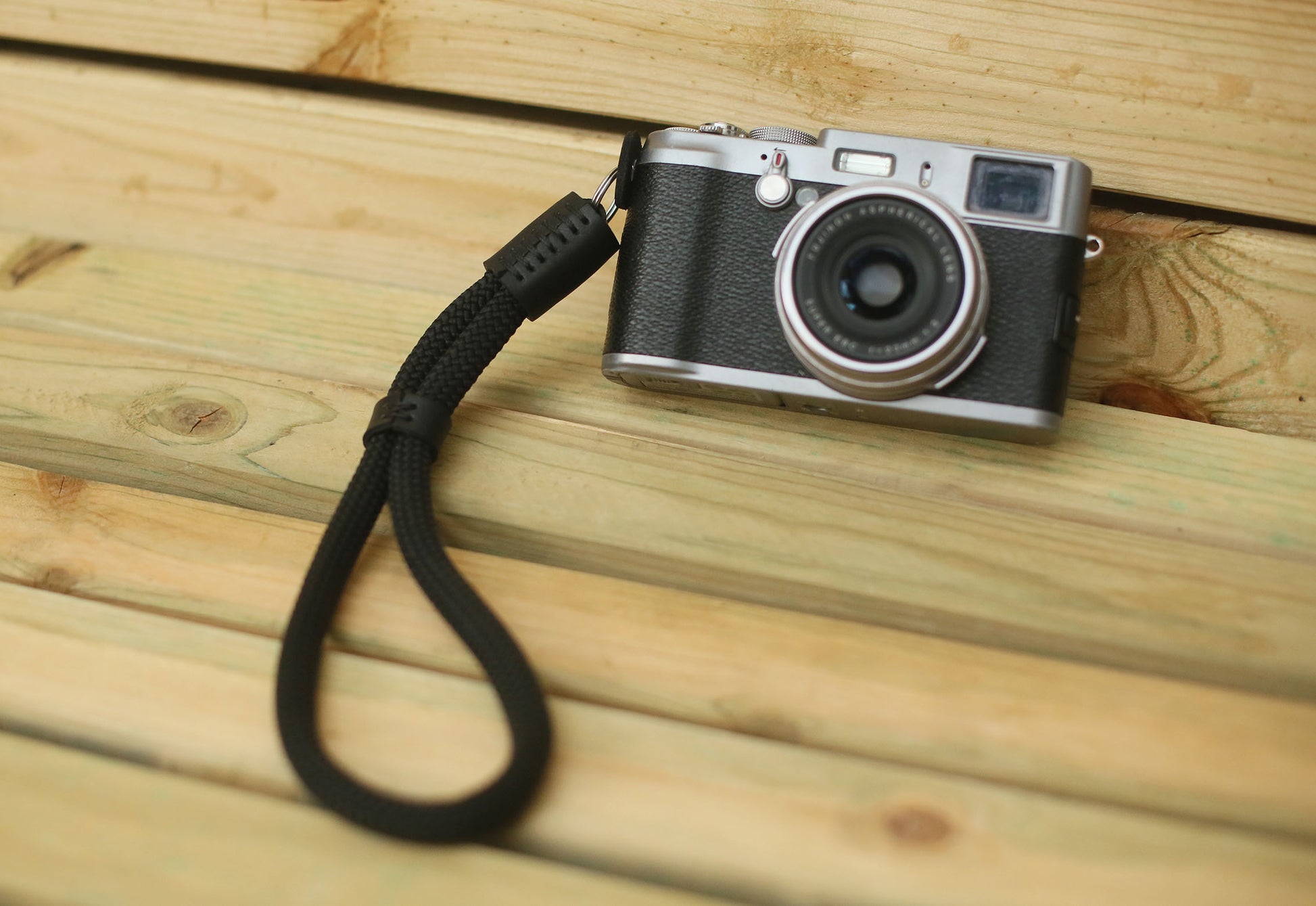 All black rope camera wristband | windmup - windmup