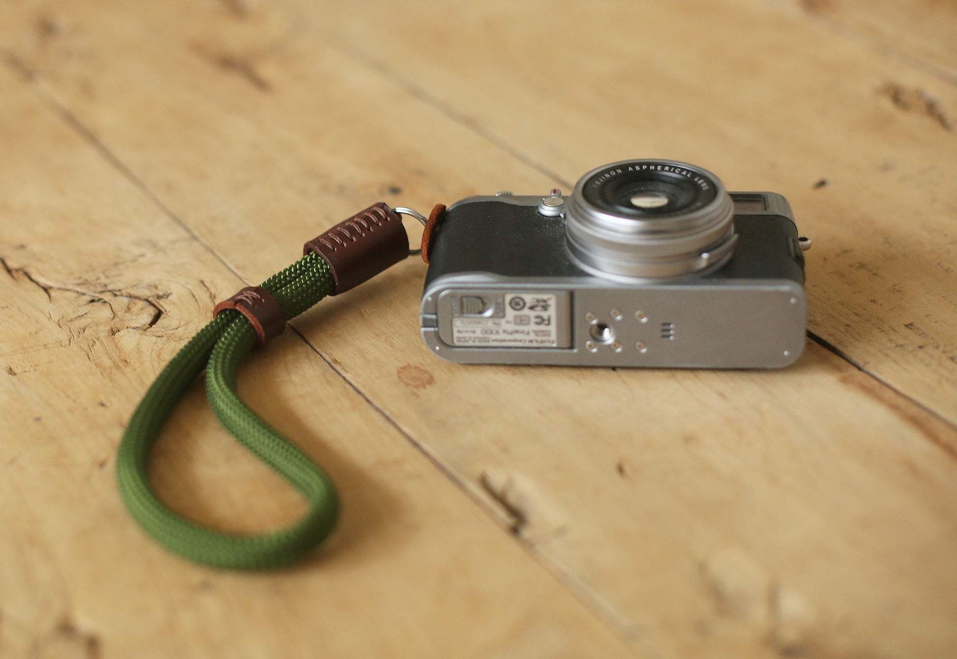Durable rope and leather strap in army green tone