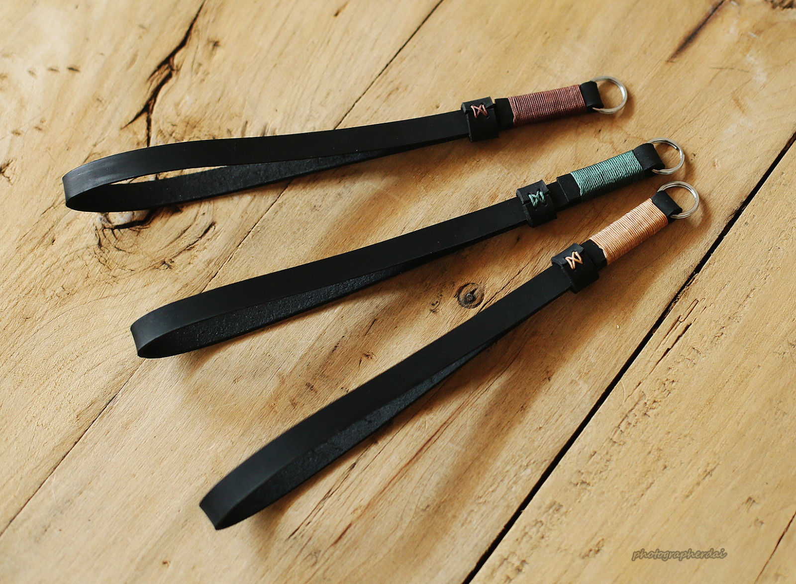 Black leather handmade camera wrist band strap dark green | Windmup.com - windmup