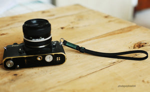 Black leather handmade camera wrist band strap dark green | Windmup.com - windmup