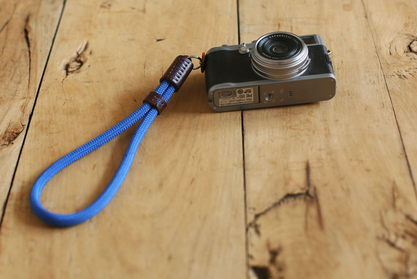 Blue camera wrist strap band soft climbing rope 10mm handmade tan leather | Windmup - windmup