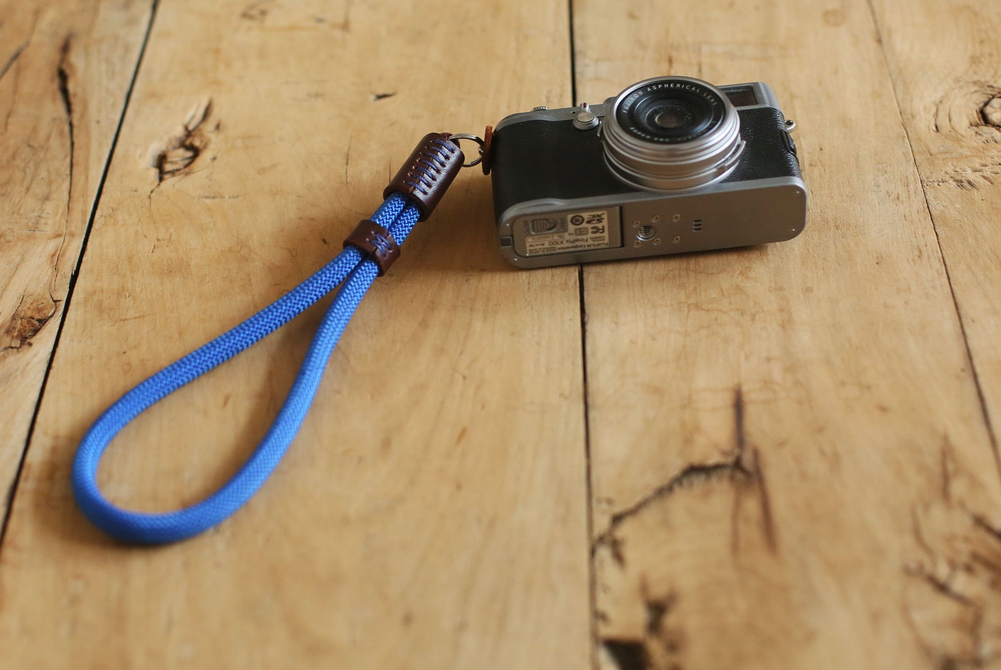 Blue camera wrist strap band soft climbing rope 10mm handmade tan leather | Windmup - windmup