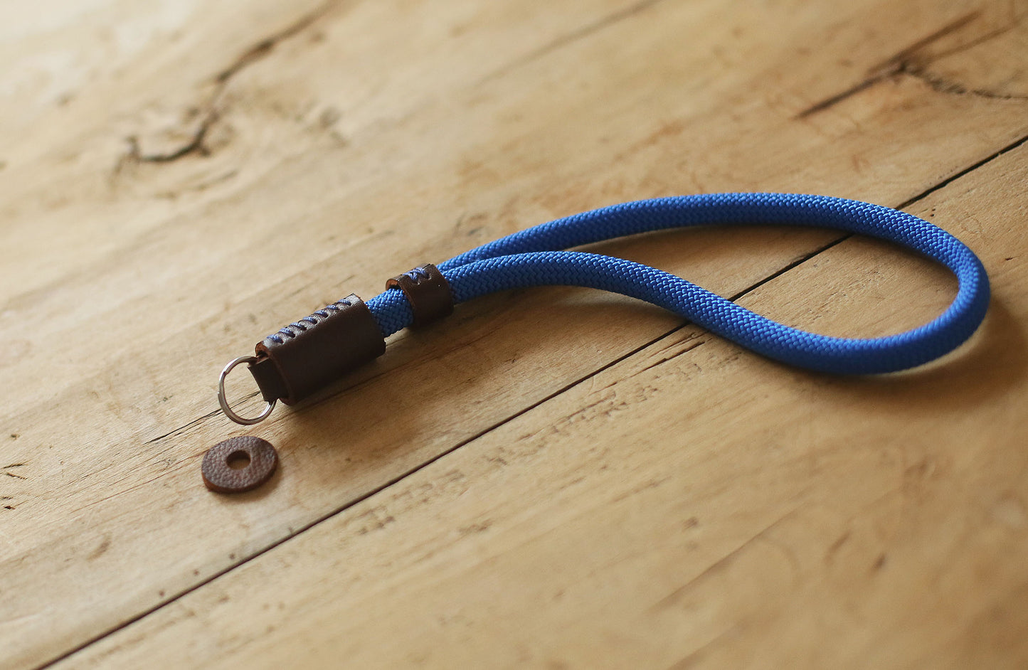 Blue camera wrist strap band soft climbing rope 10mm handmade tan leather | Windmup - windmup