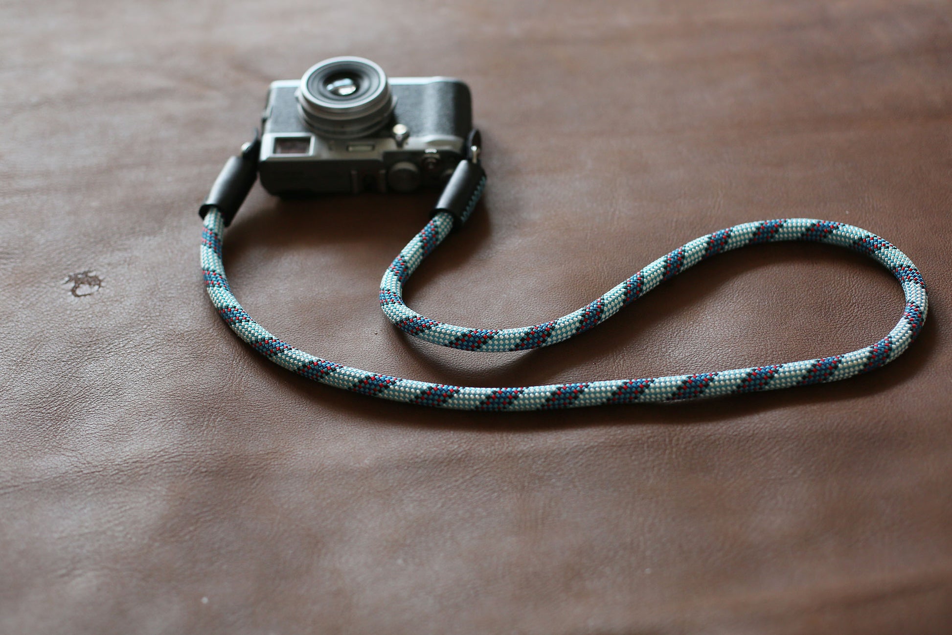 Camera neck strap Pale blue pattern black leather Hand sewing B type | Windmup - windmup