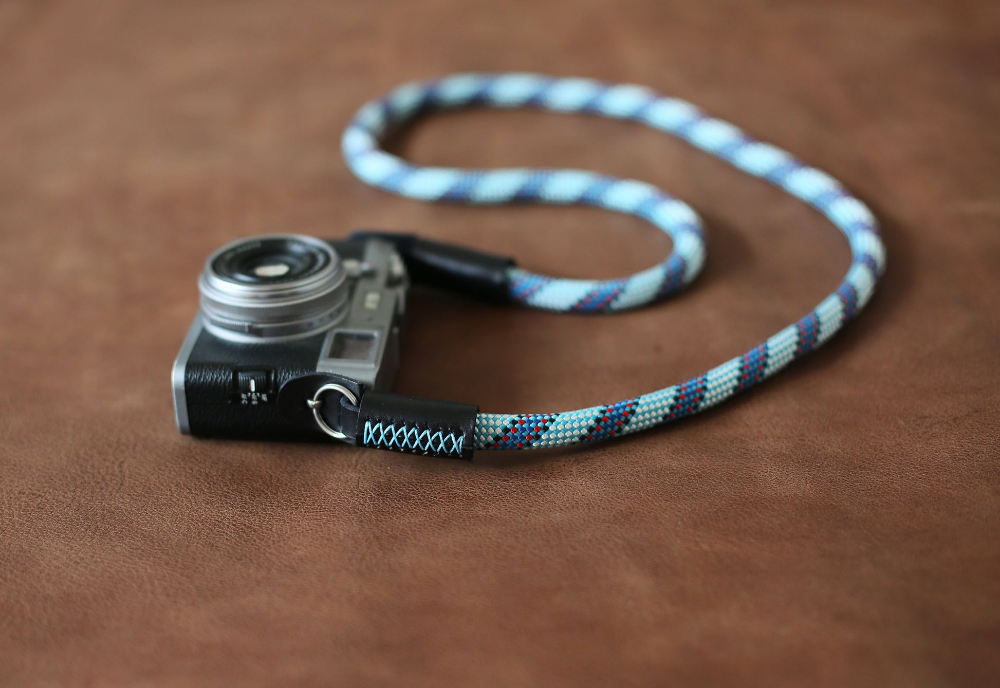 Camera neck strap Pale blue pattern black leather Hand sewing B type | Windmup - windmup