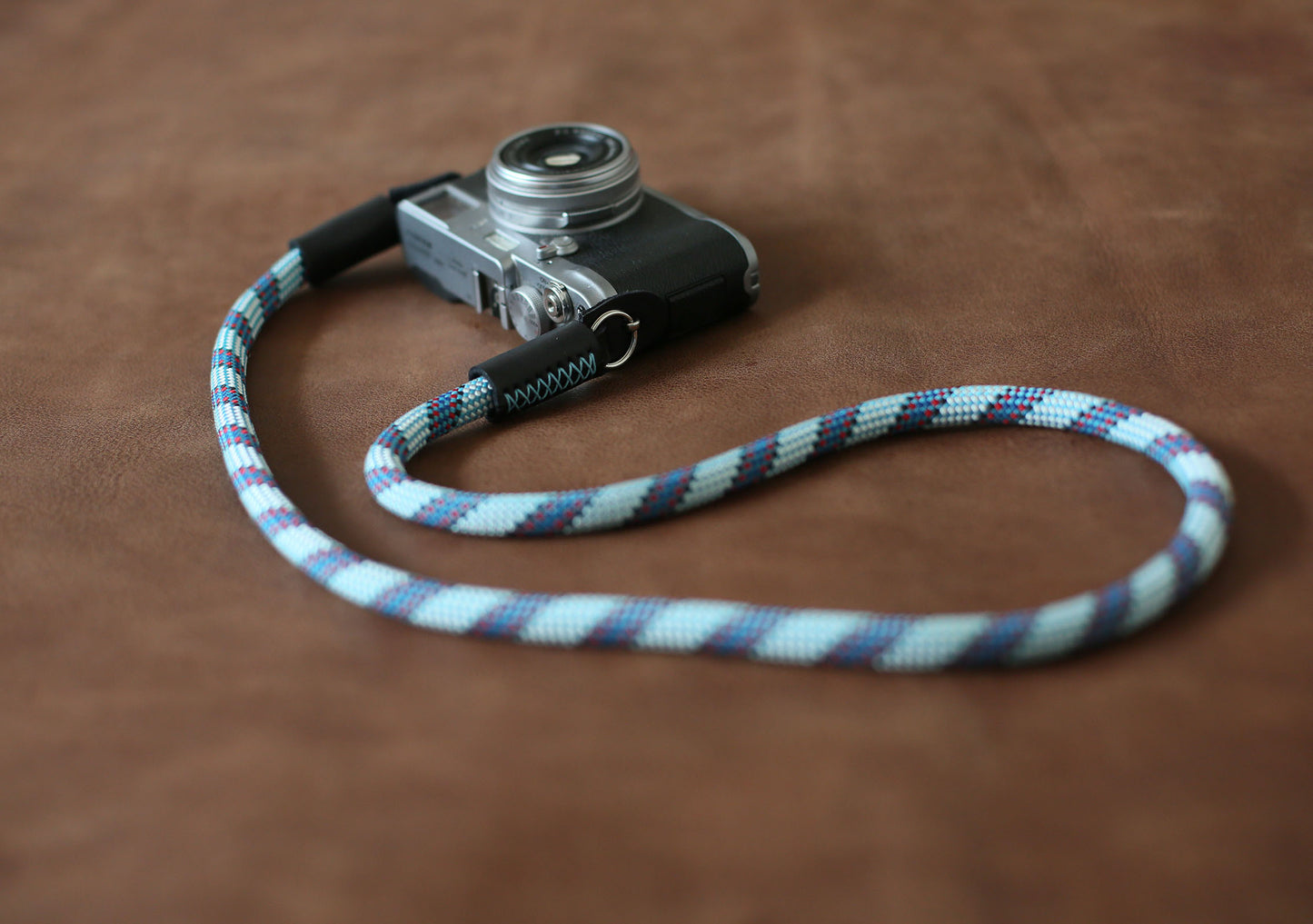 Camera neck strap Pale blue pattern black leather Hand sewing B type | Windmup - windmup