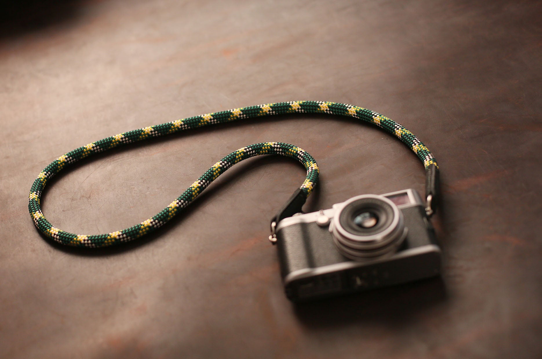 Forest-tone rope strap for photographers