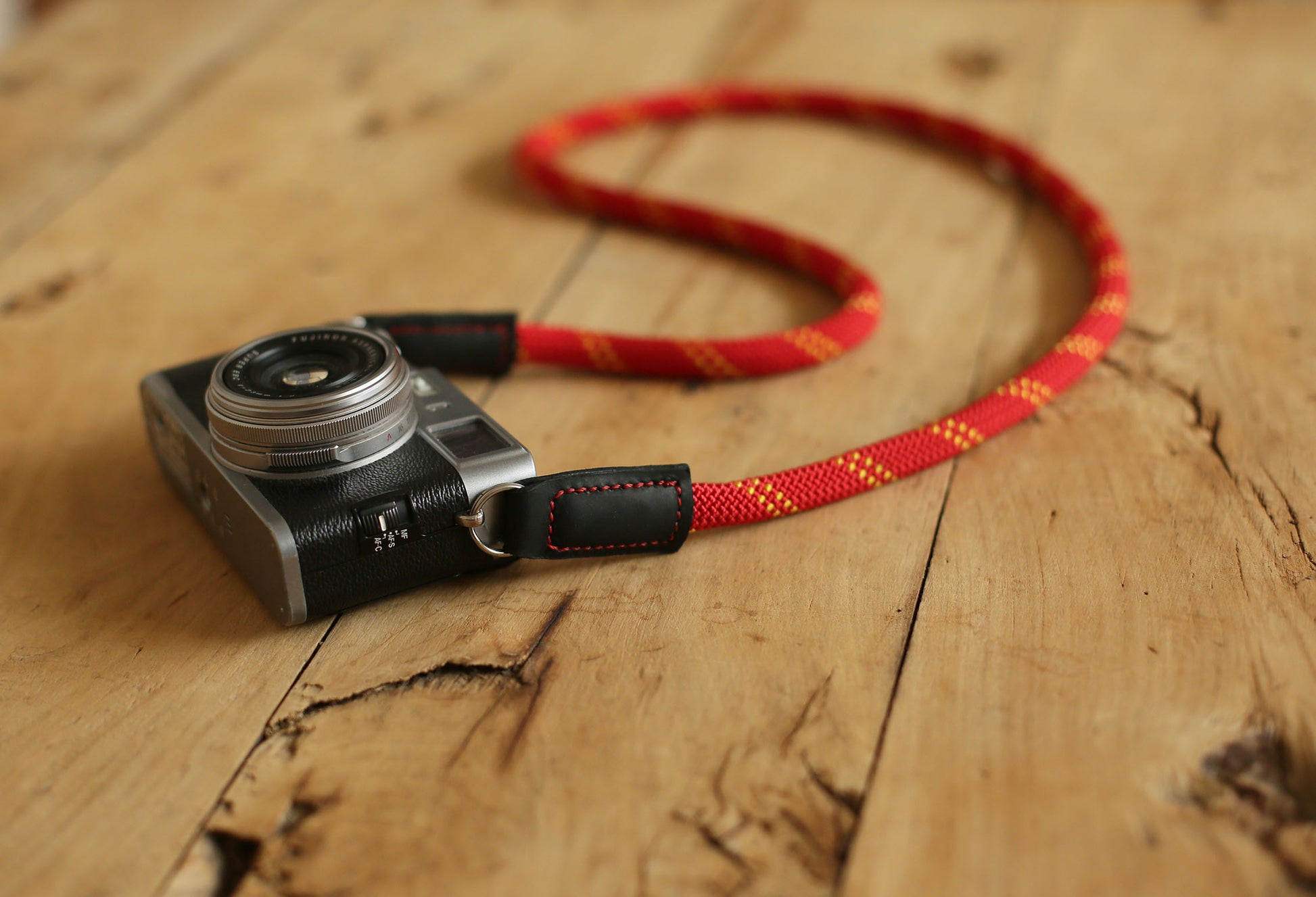 Camera neck strap handmade yellow pattern climbing rope black leather 10mm| Windmup - windmup