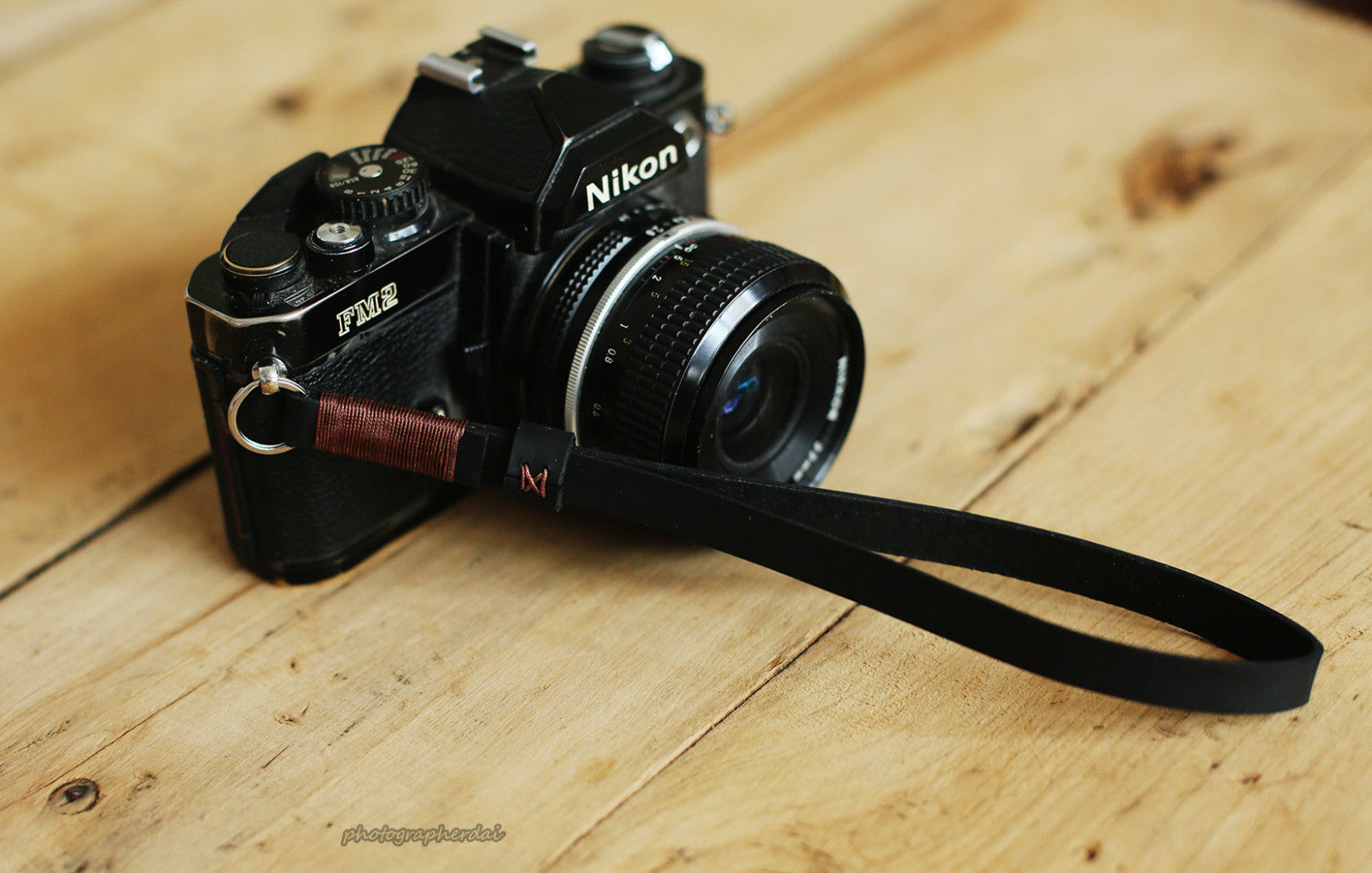 Black leather handmade camera wrist strap band coffee | Windmup.com - windmup