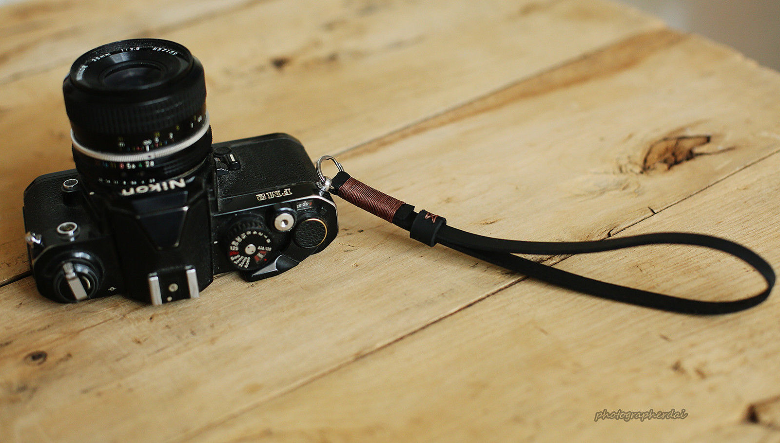Black leather handmade camera wrist strap band coffee | Windmup.com - windmup