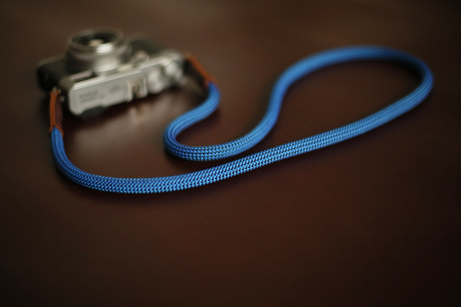 Camera neck shoulder strap handmade blue black spot climbing rope tan leather | windmup - windmup