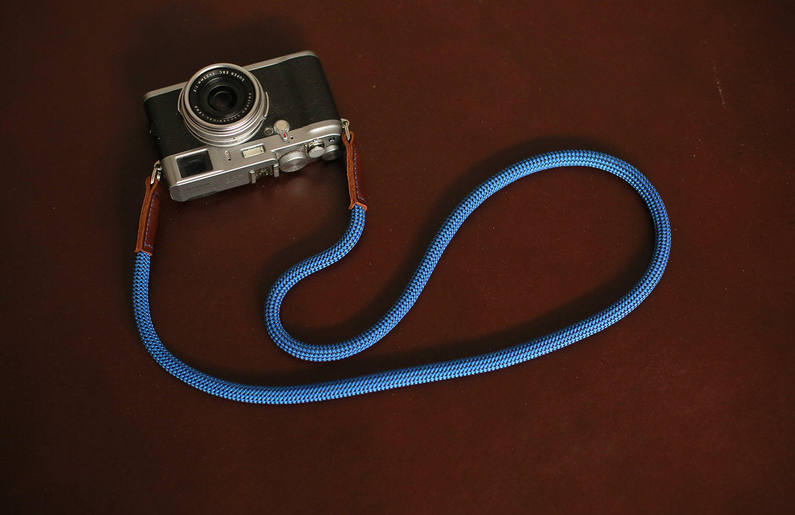 Camera neck shoulder strap handmade blue black spot climbing rope tan leather | windmup - windmup