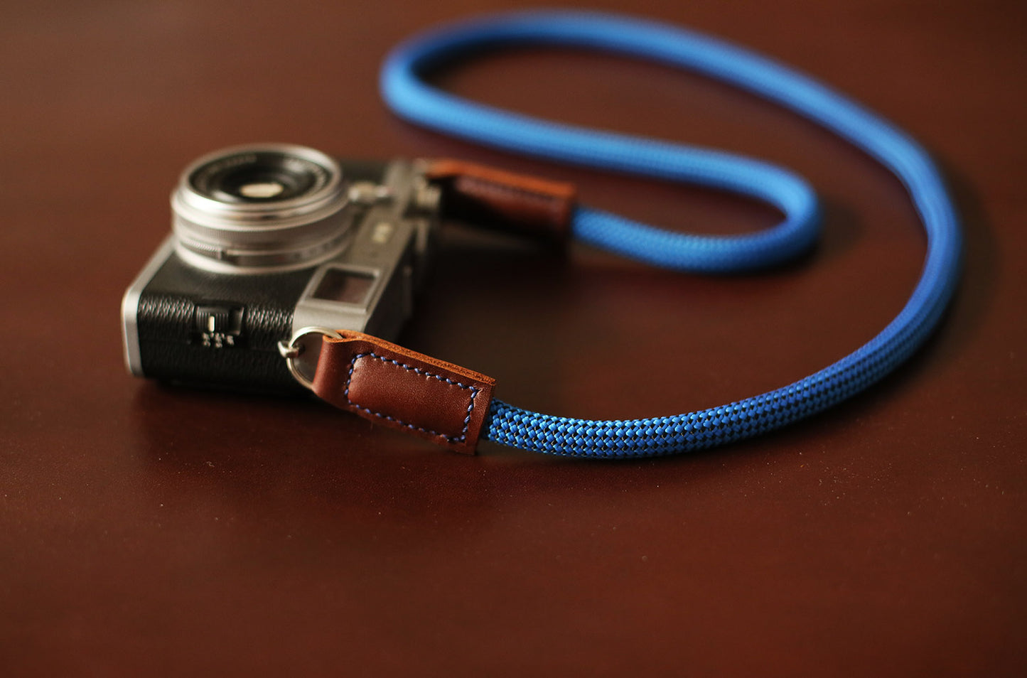 Camera neck shoulder strap handmade blue black spot climbing rope tan leather | windmup - windmup