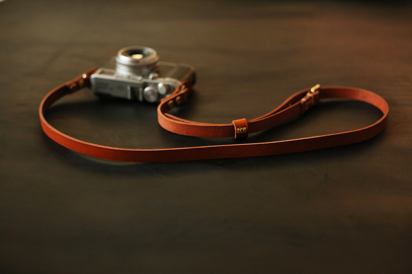 Brown leather handmade camera neck shoulder strap adjustable | windmup - windmup