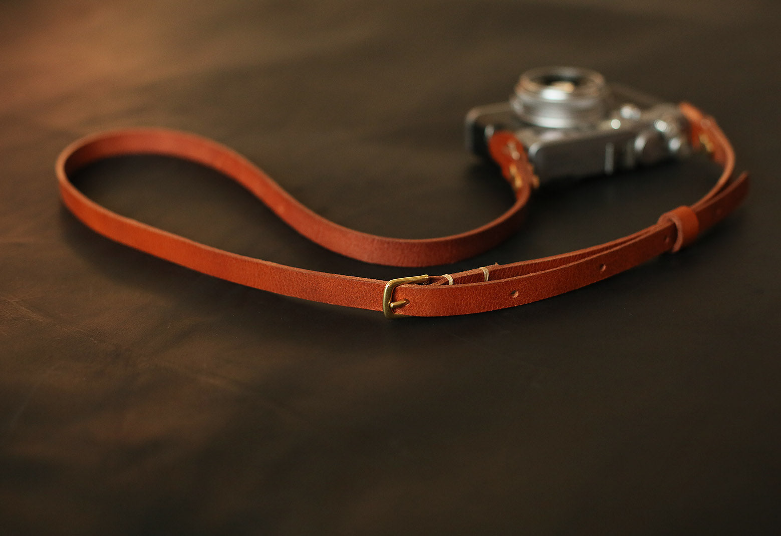 Brown leather handmade camera neck shoulder strap adjustable | windmup - windmup