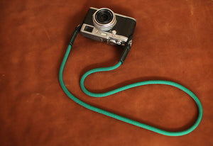 Pure green camera neck shoulder strap  climbing rope 8mm handmade black leather | windmup - windmup