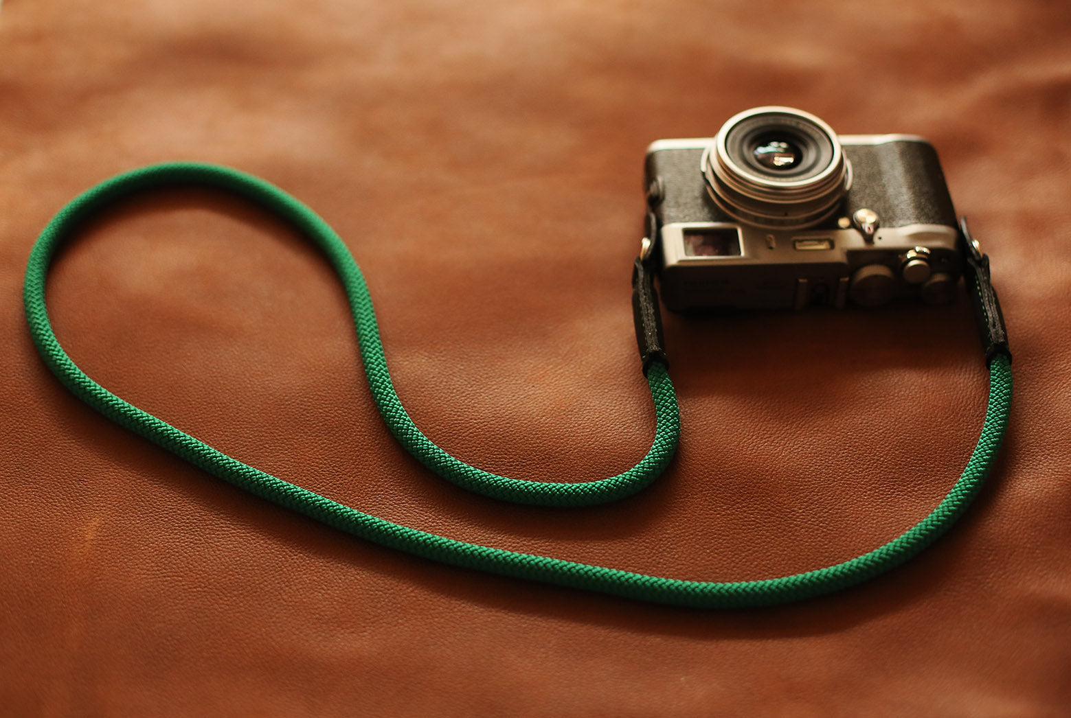 Pure green camera neck shoulder strap  climbing rope 8mm handmade black leather | windmup - windmup