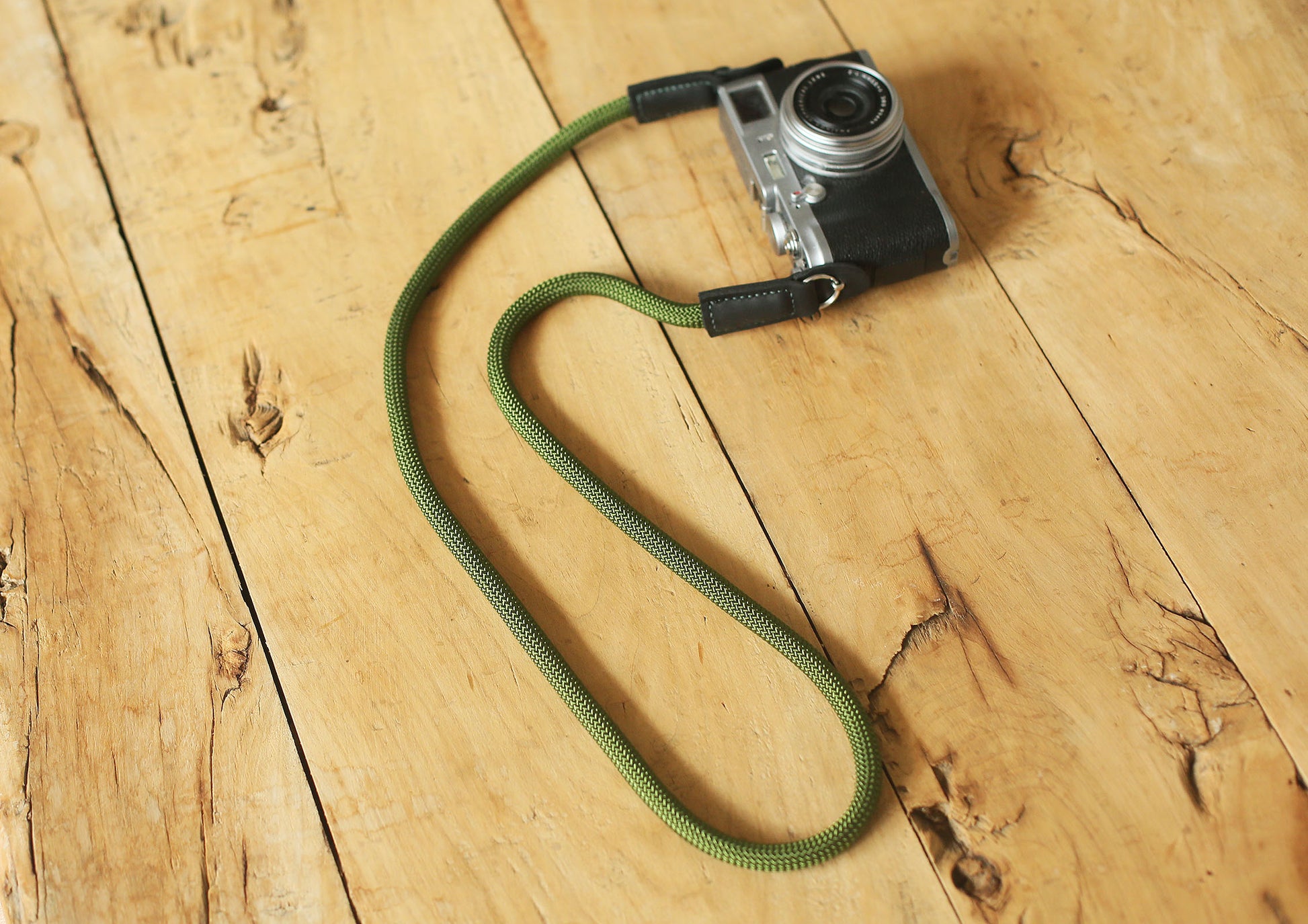 Camera neck strap handmade army green climbing rope black leather 10mm| Windmup - windmup