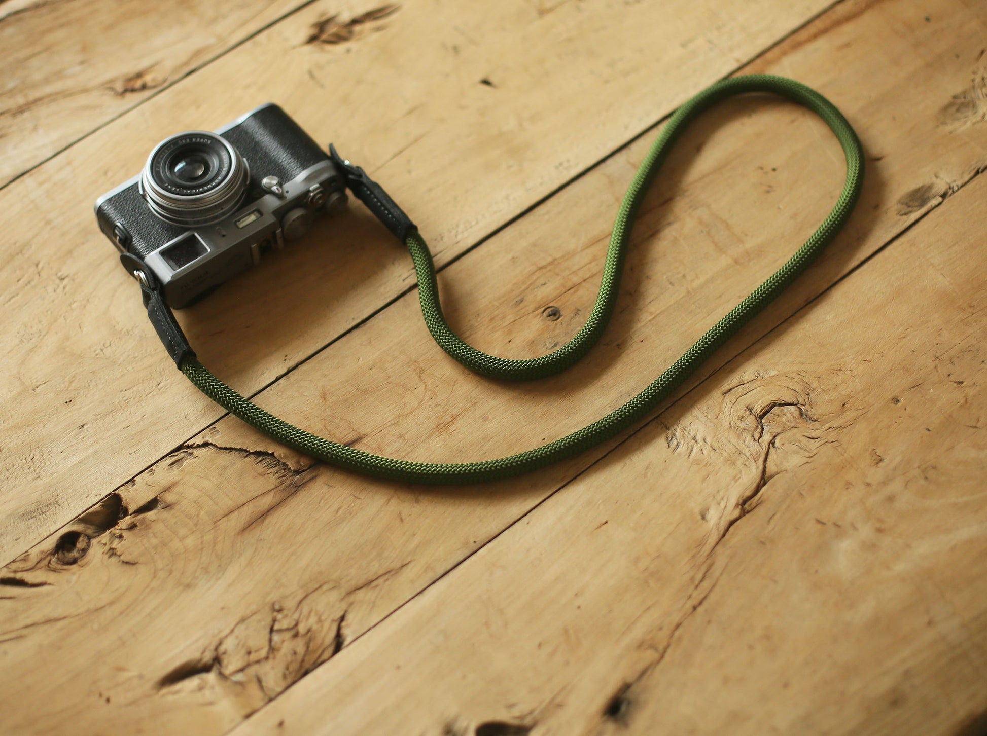 Camera neck strap handmade army green climbing rope black leather 10mm| Windmup - windmup