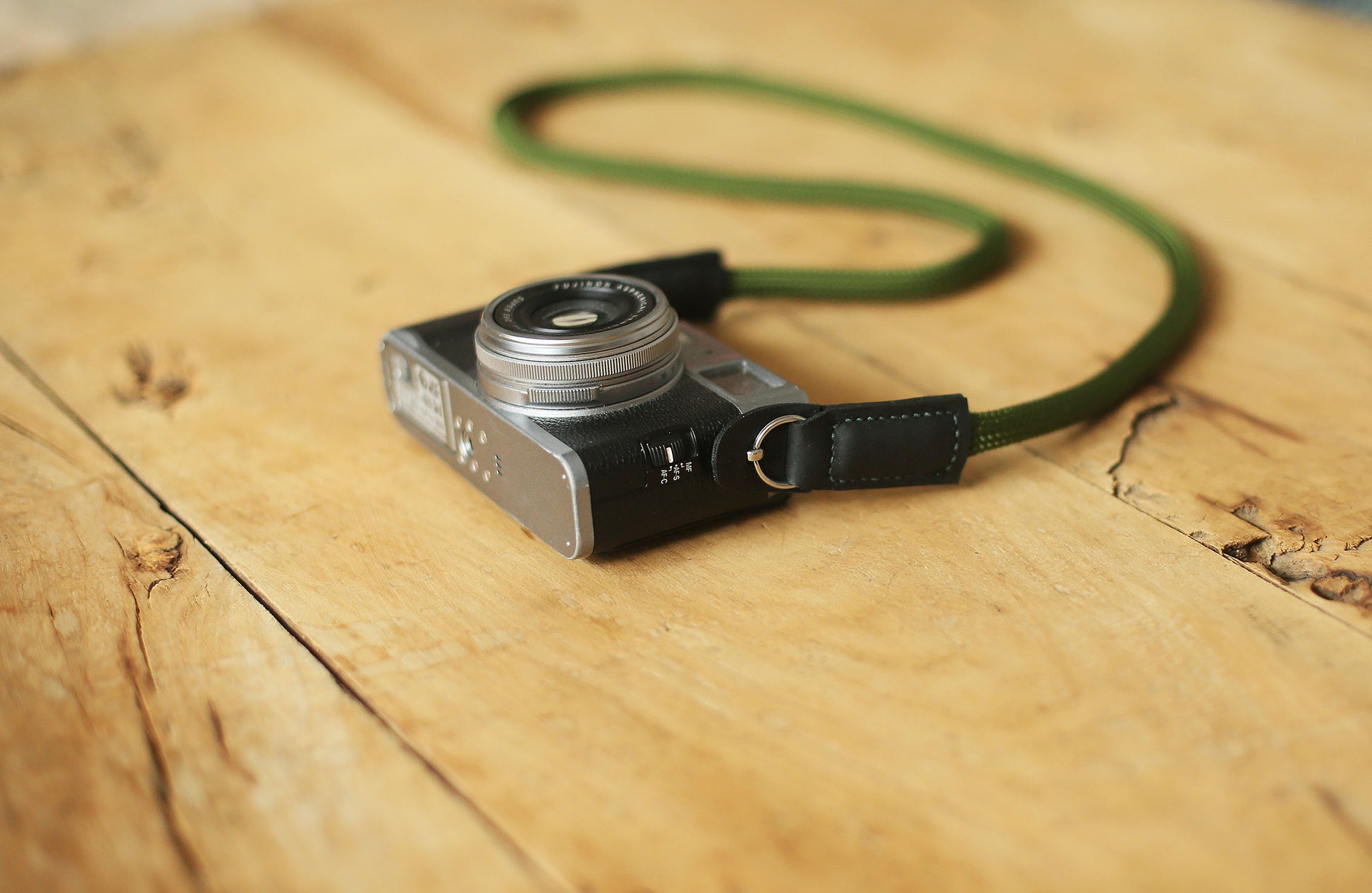 Camera neck strap handmade army green climbing rope black leather 10mm| Windmup - windmup