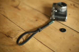 Black leather handmade camera wrist strap band thickened green | windmup.com - windmup