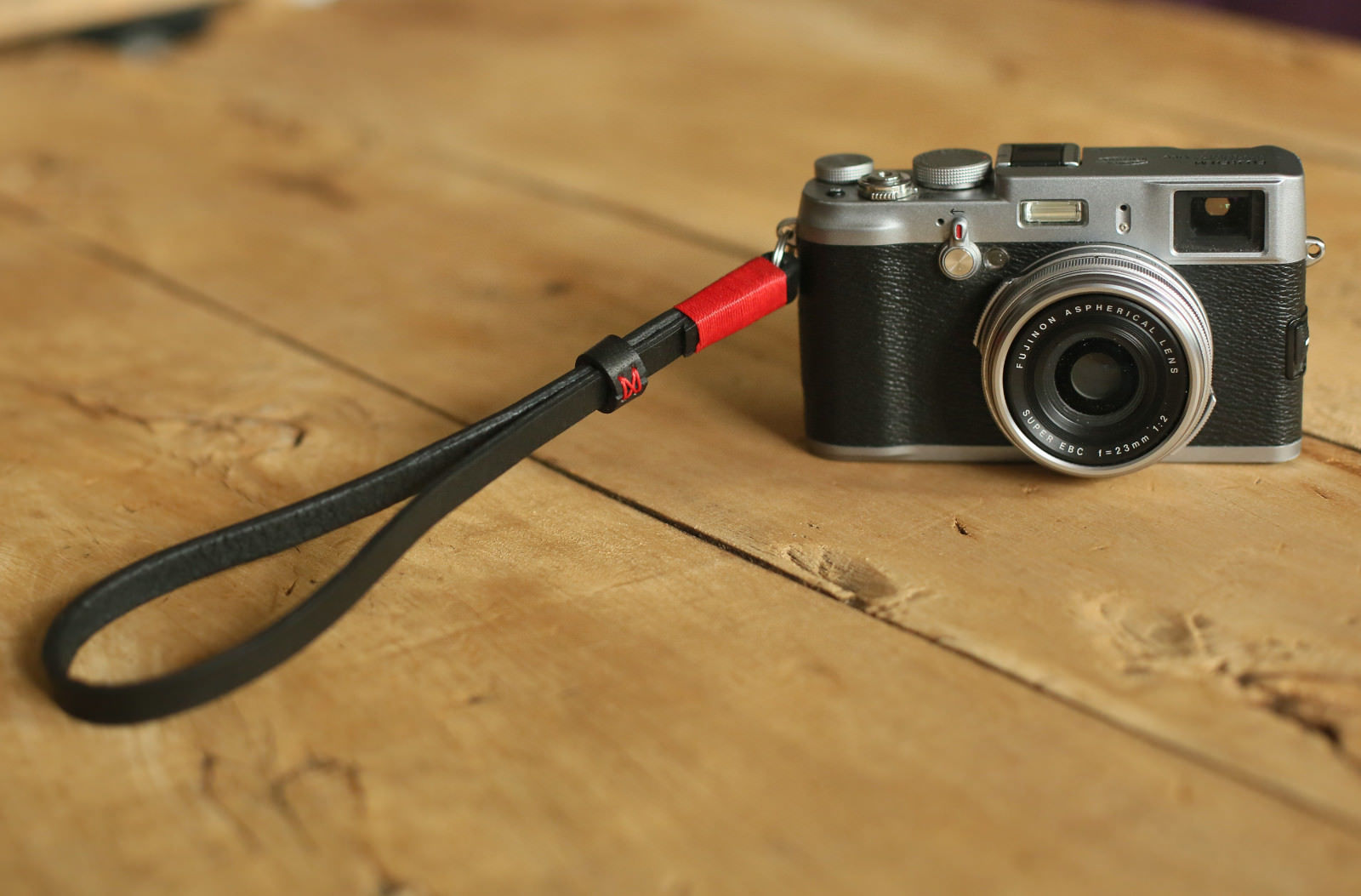 Black leather handmade camera wrist strap band black thickened red | windmup.com - windmup