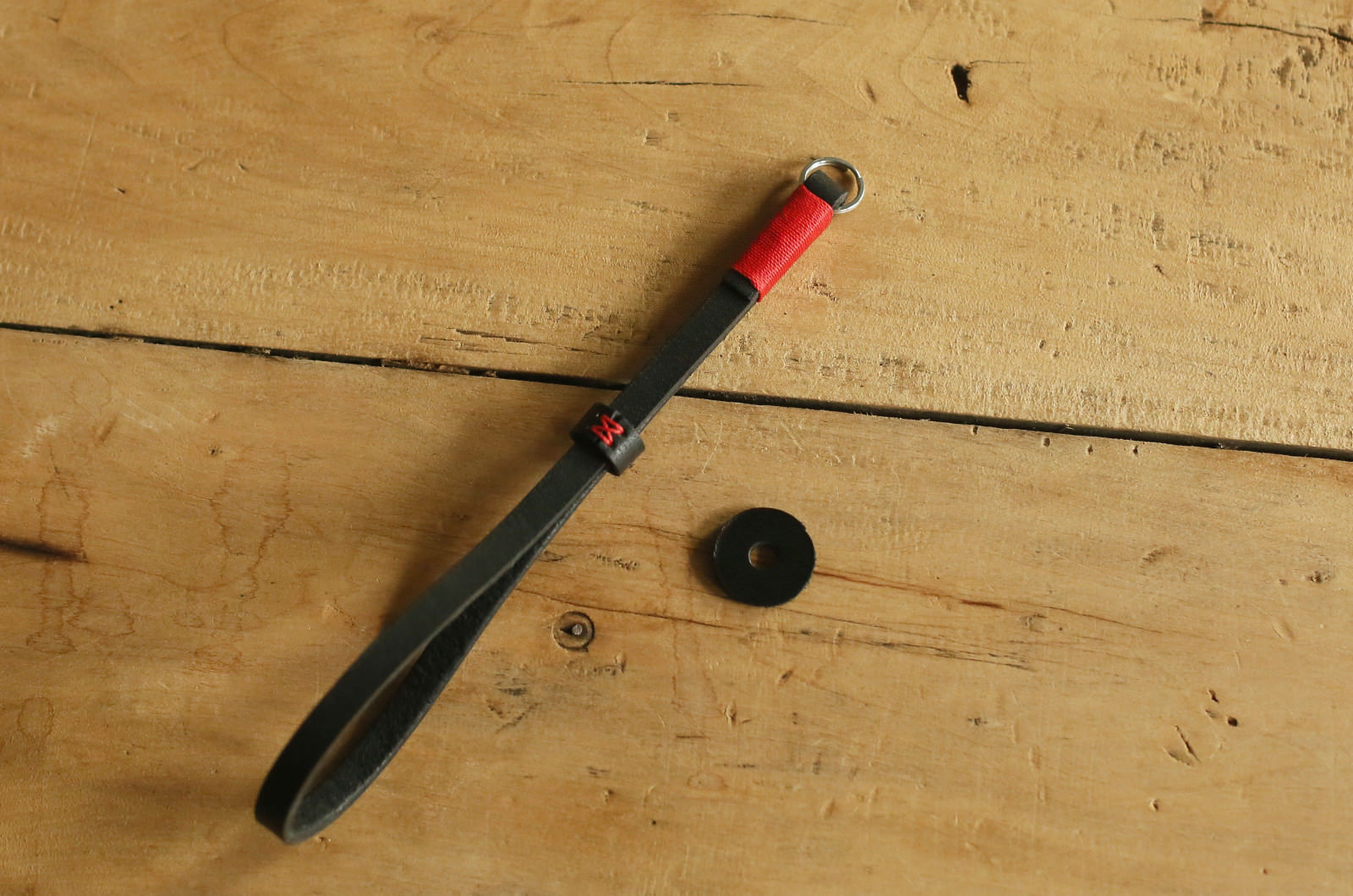 Black leather handmade camera wrist strap band black thickened red | windmup.com - windmup